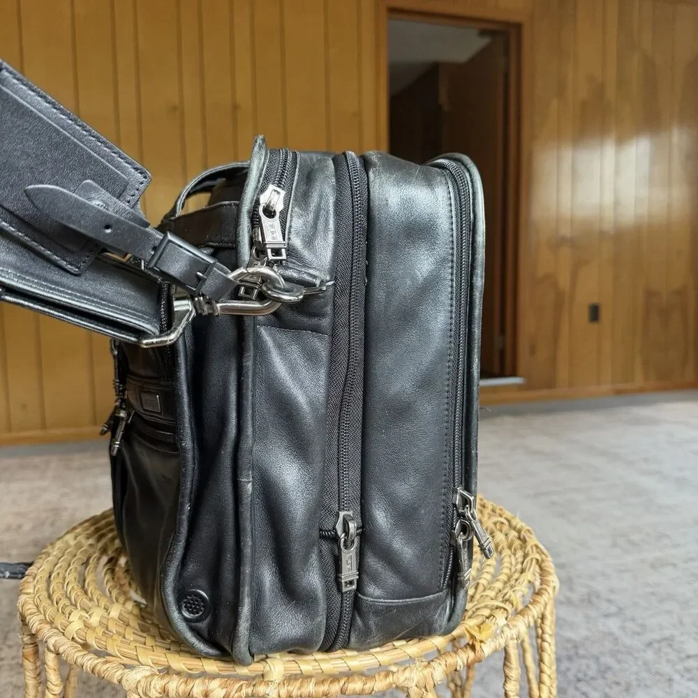 Tumi Alpha Business Briefcase Durable Leather 2-Way Expandable Laptop Bag Large